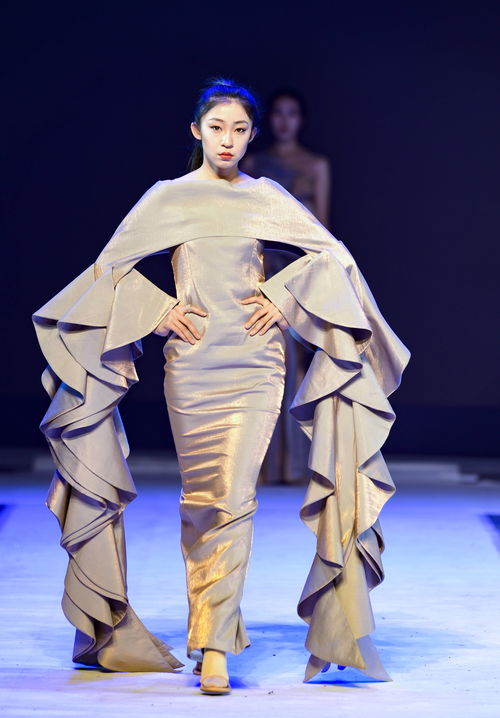 草原都市新风尚 呼和浩特校园炫彩时装秀引领青春服饰潮流